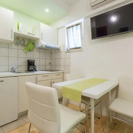 Apartament Stanicic *